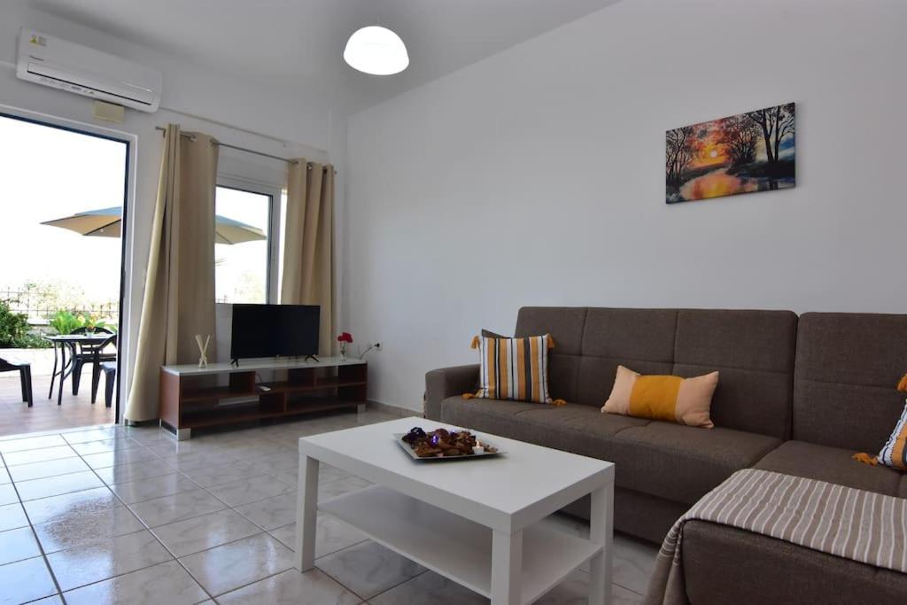 Iakovos Apartments Chorafakia Buitenkant foto