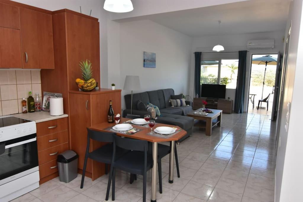 Iakovos Apartments Chorafakia Buitenkant foto